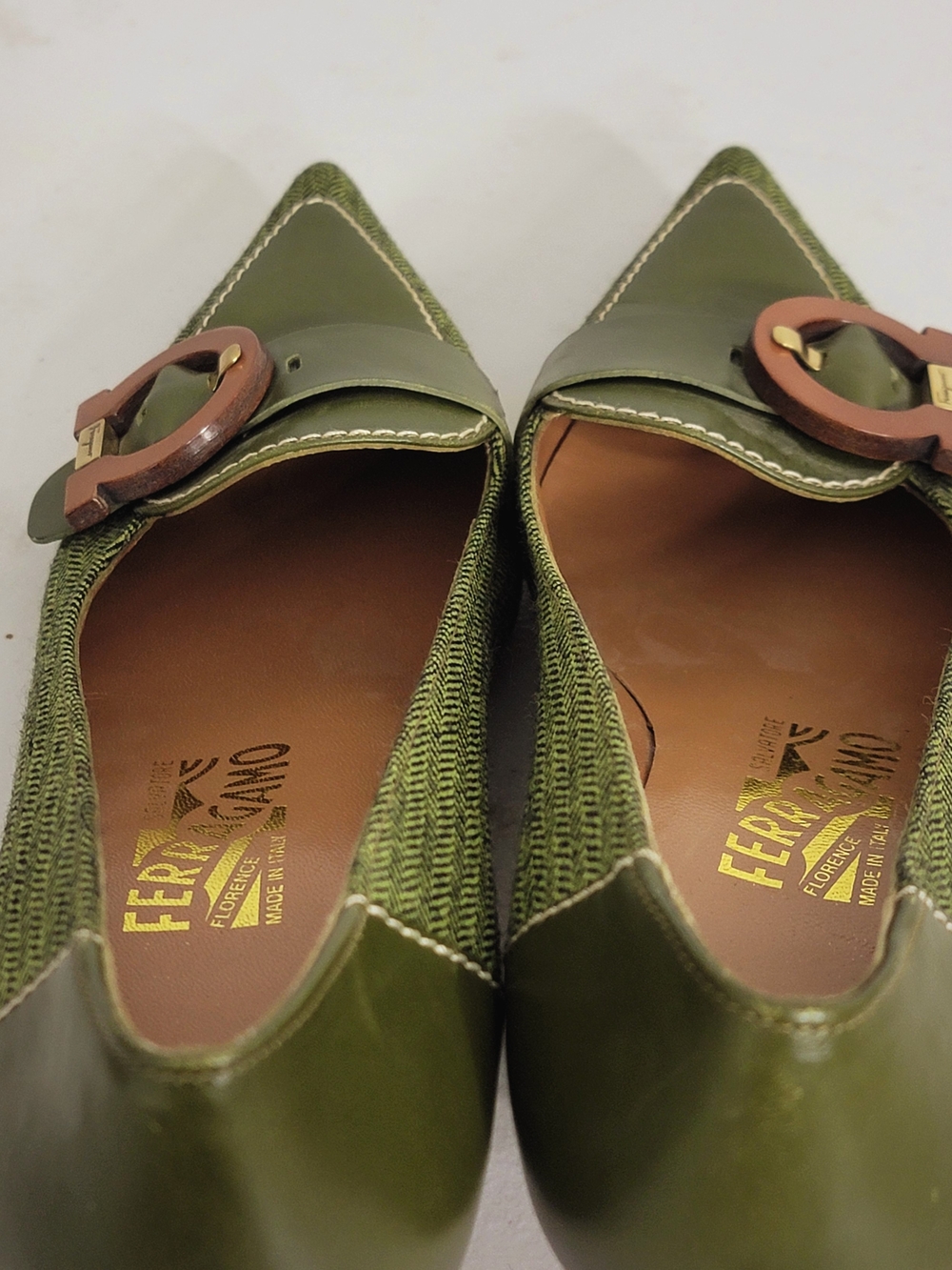 NEW Salvatore Ferragamo Herringbone Tweed Gancini Pumps Green 6.5B - Picture 10 of 13